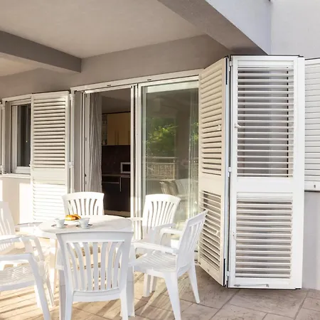 Villa Laura Apartments Zecevo Exterior photo