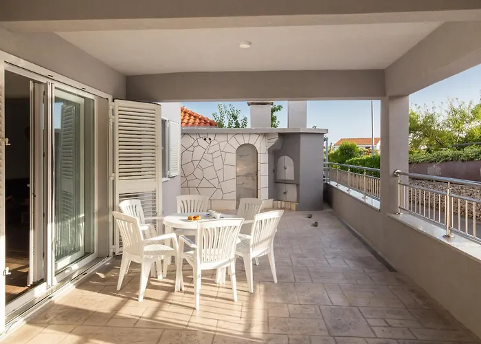 Villa Laura Apartments